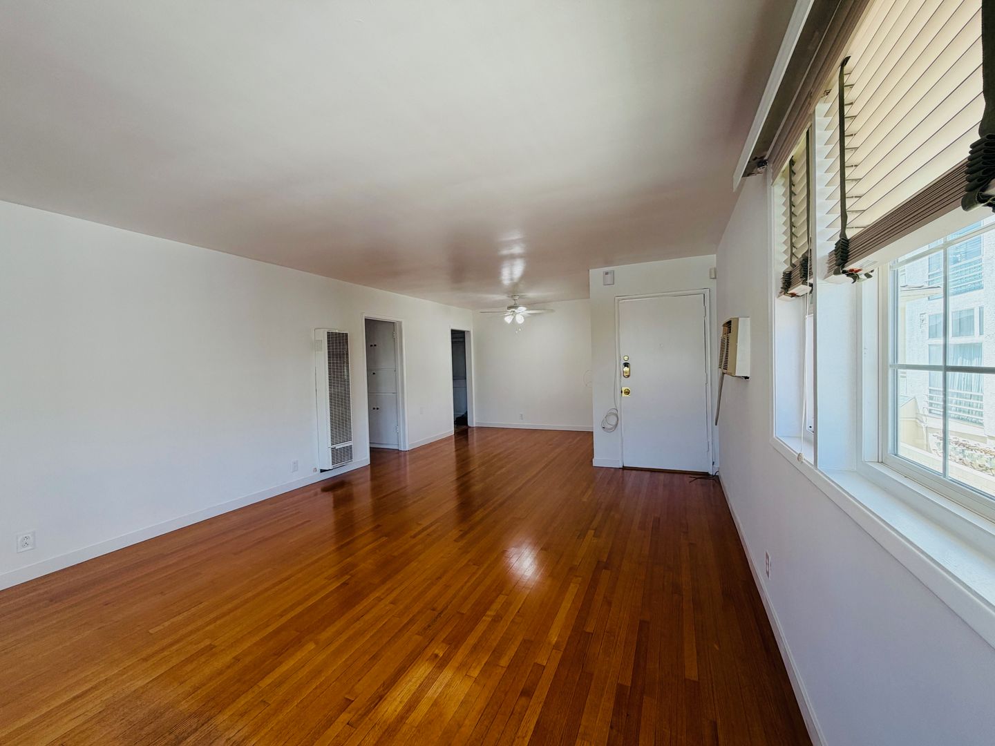 Los Angeles Apartment: 10422-10428 Eastborne Ave.