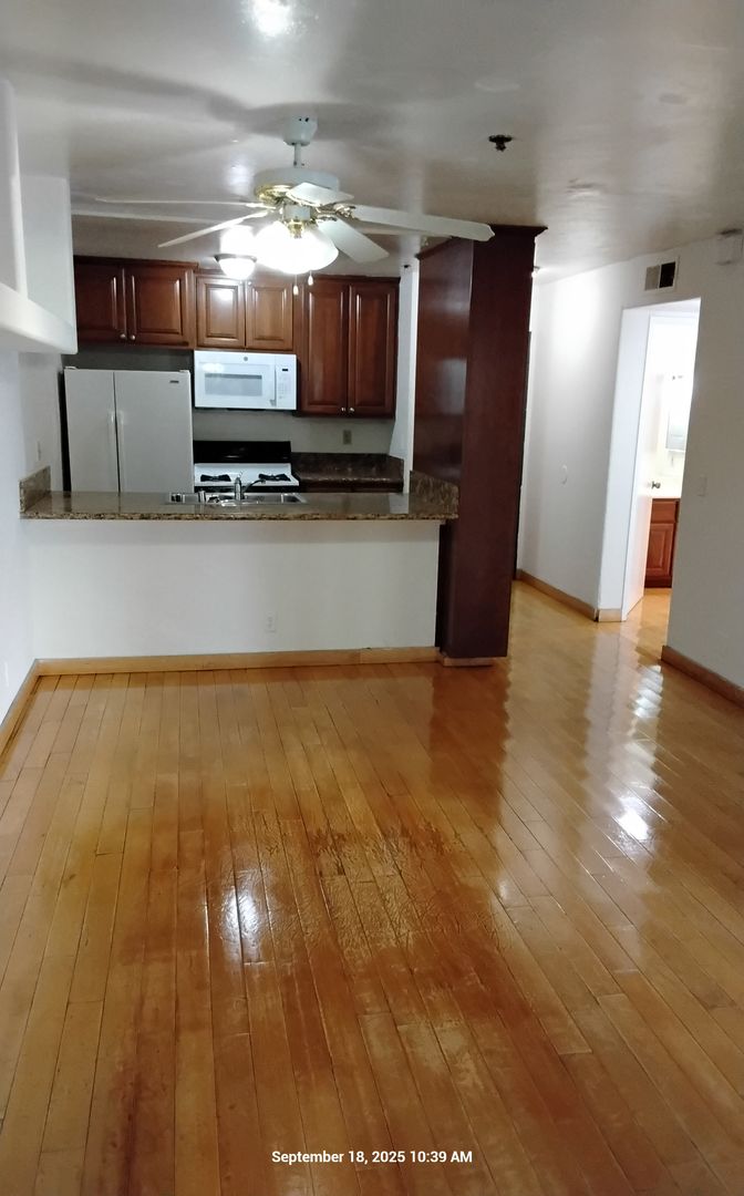 Los Angeles Apartment: 10811 Ashton Ave.