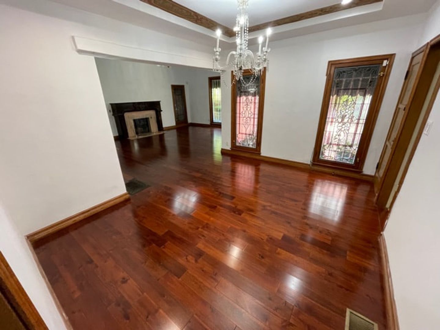 Los Angeles House: 10808 Ashton Ave.