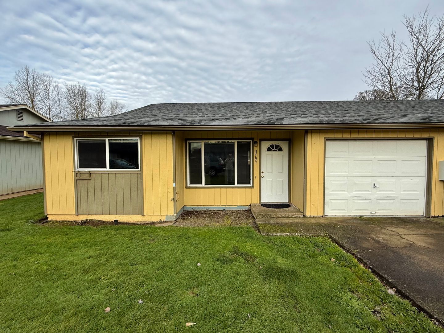 Salem Apartment: 3859 Fisher Rd