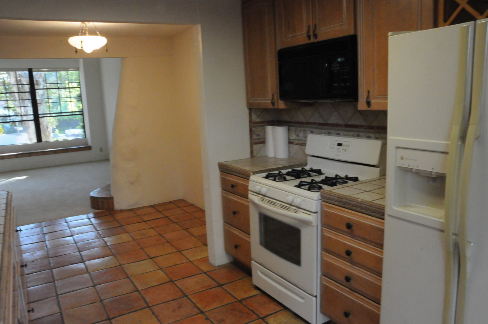 Santa Barbara Apartment: 1938 N. Jameson unit C