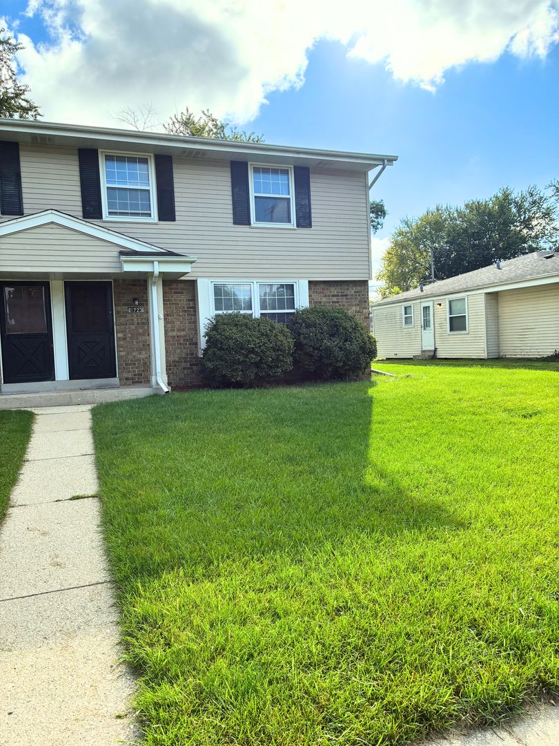 Waukesha Townhome: 1723 Oakdale Drive