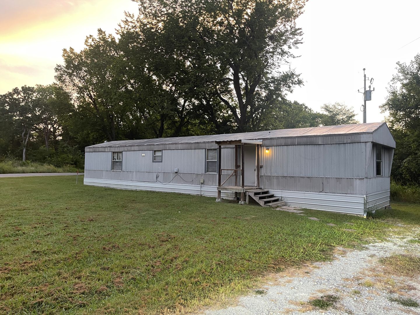 Fittstown House: 16295 CR 1660 Loop