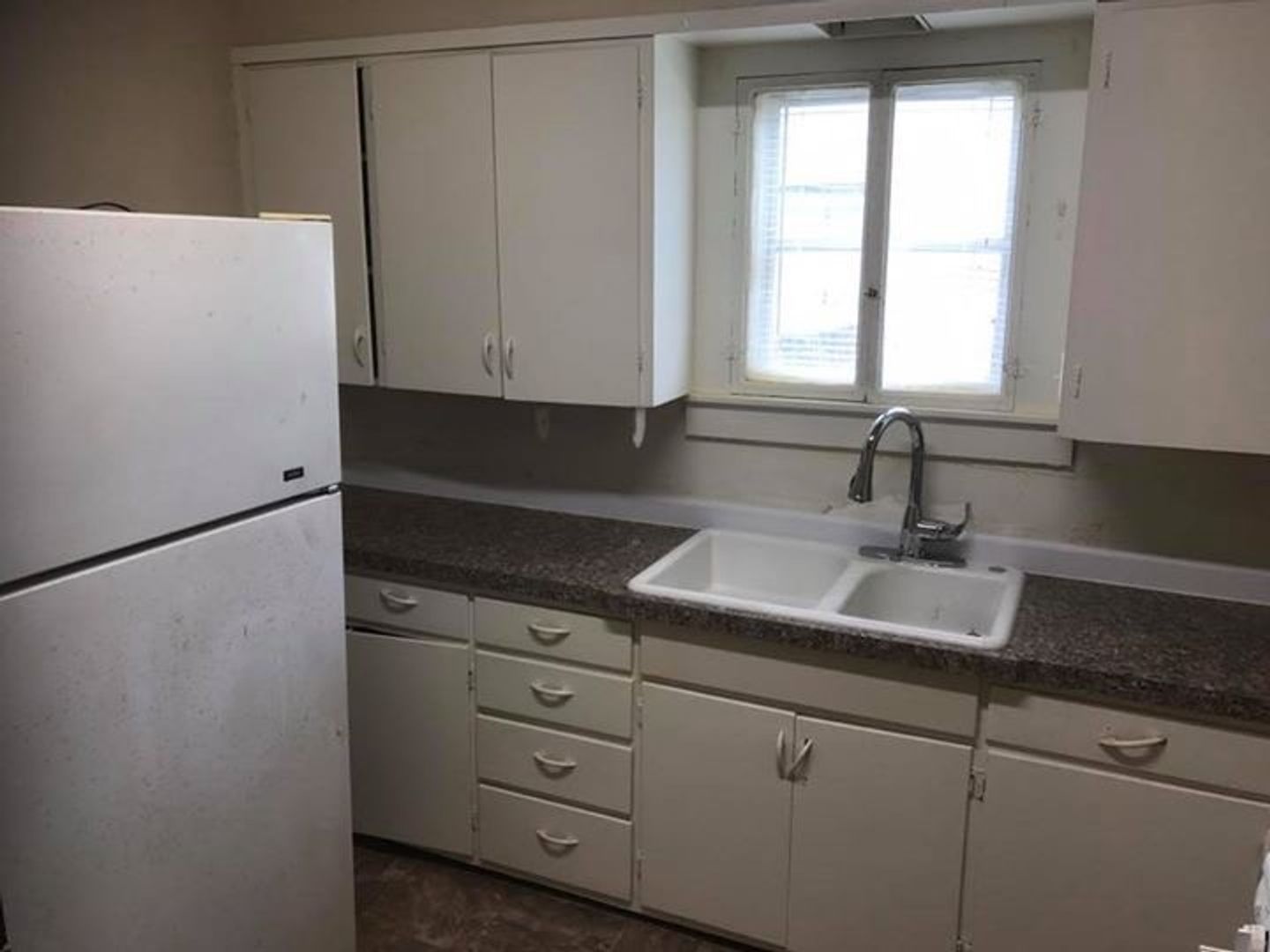 Ada Apartment: 115 E.15th
