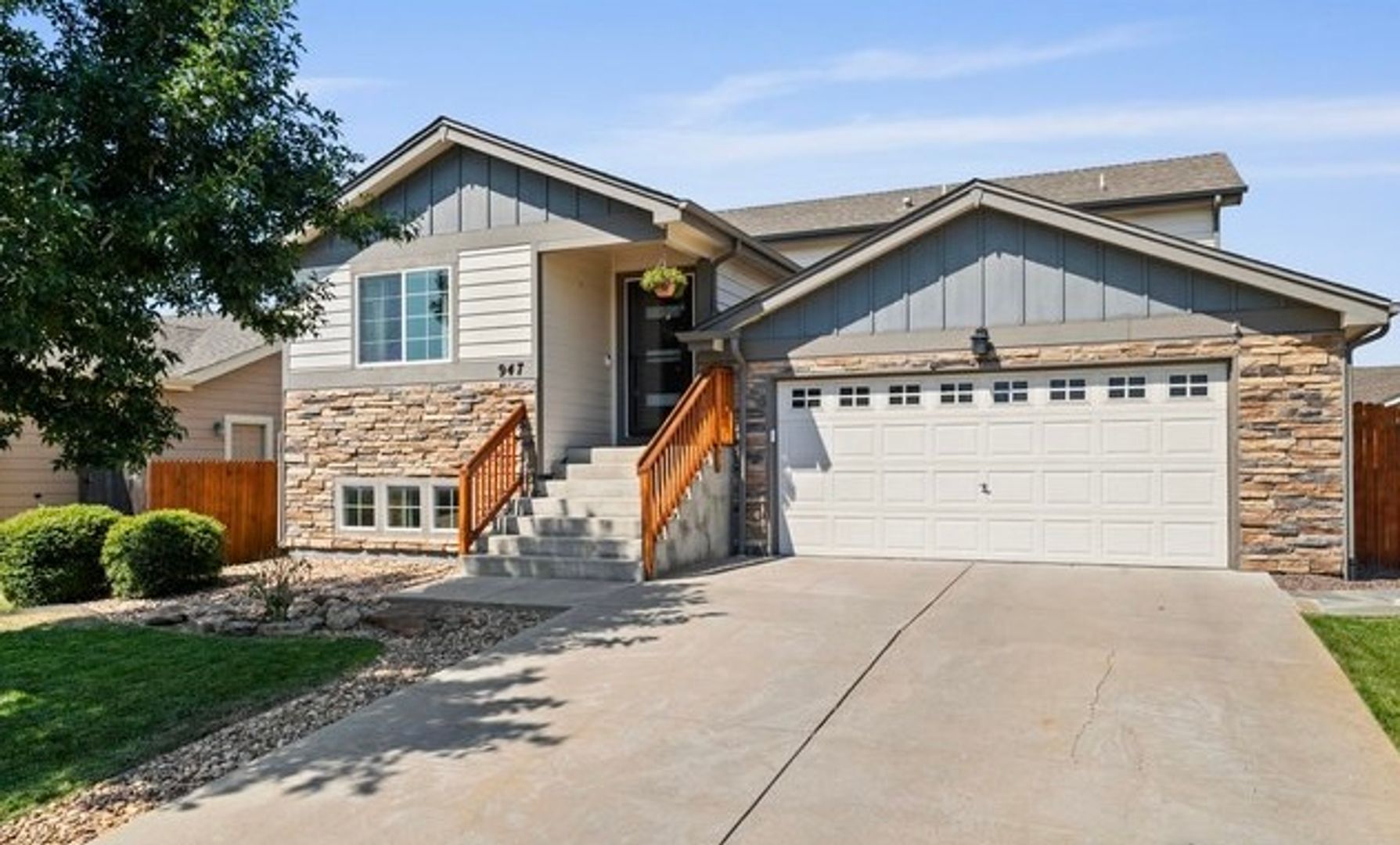 Loveland House: 947 Delphinus Place