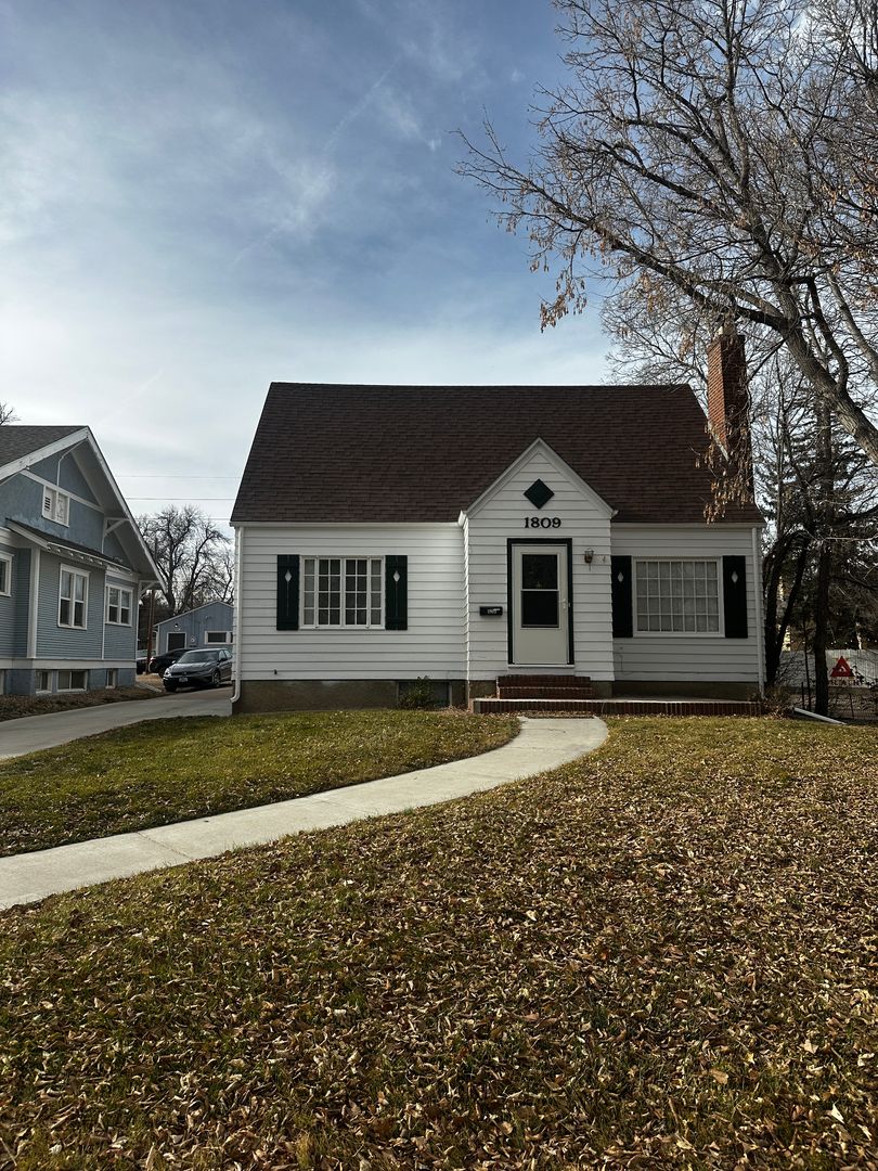 Greeley Apartment: 1809 10th Avenue