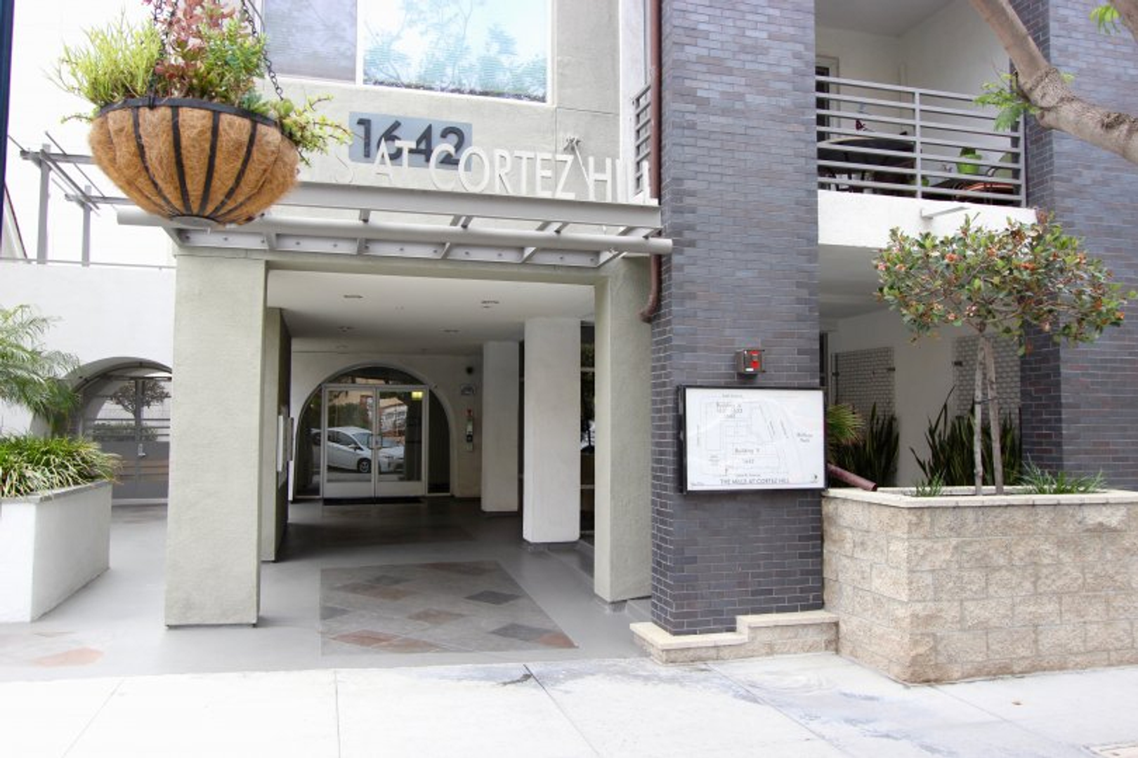 San Diego House: 1642 7th Ave #323