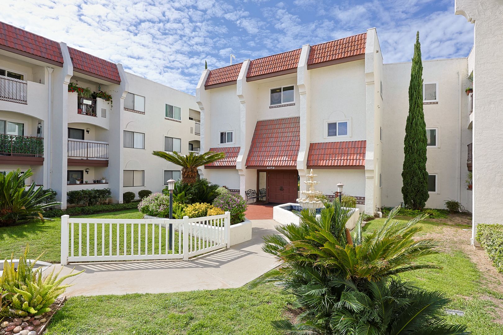 Beautiful 2 Bed, 2 Bath Condo in 62+ Community – Unfurnished