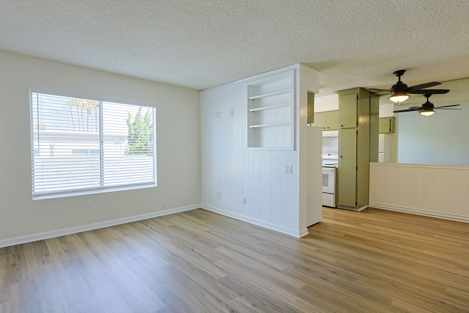 San Diego Apartment: 4945 Narragansett Ave