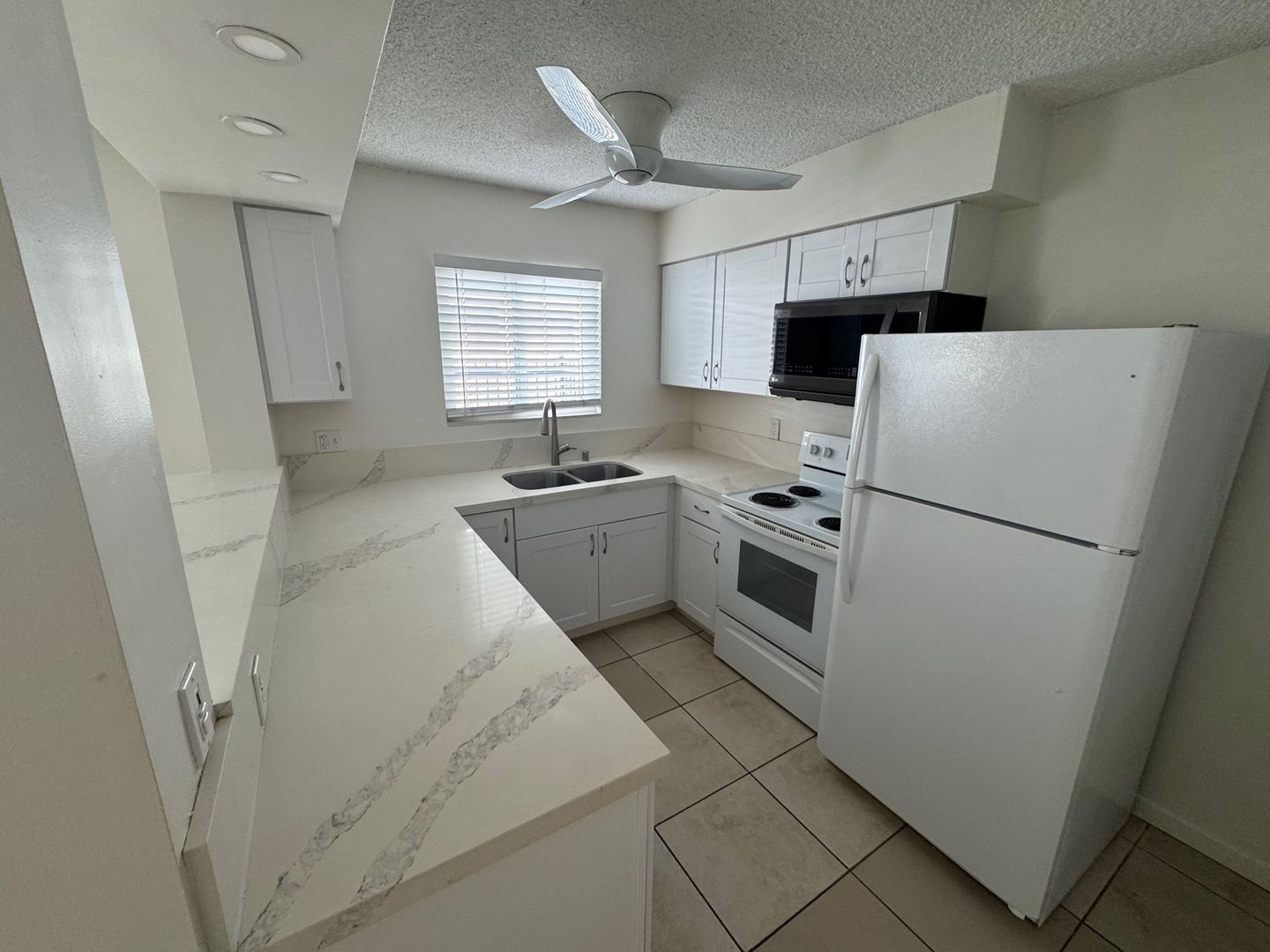 San Diego Apartment: 4945 Narragansett Ave