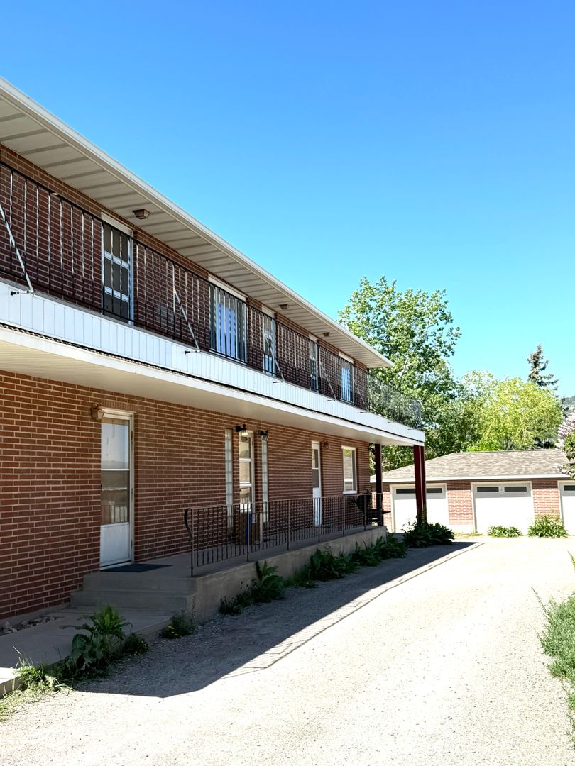 Helena Apartment: 22 S. Montana Ave