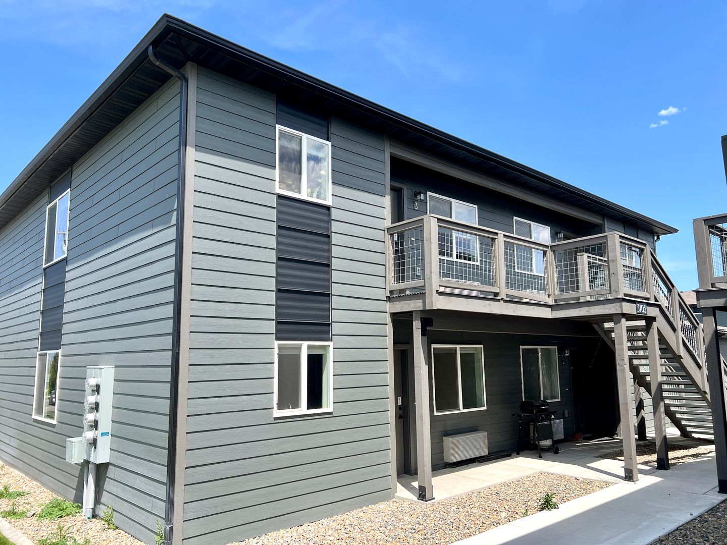 Helena Apartment: Cooney Dr