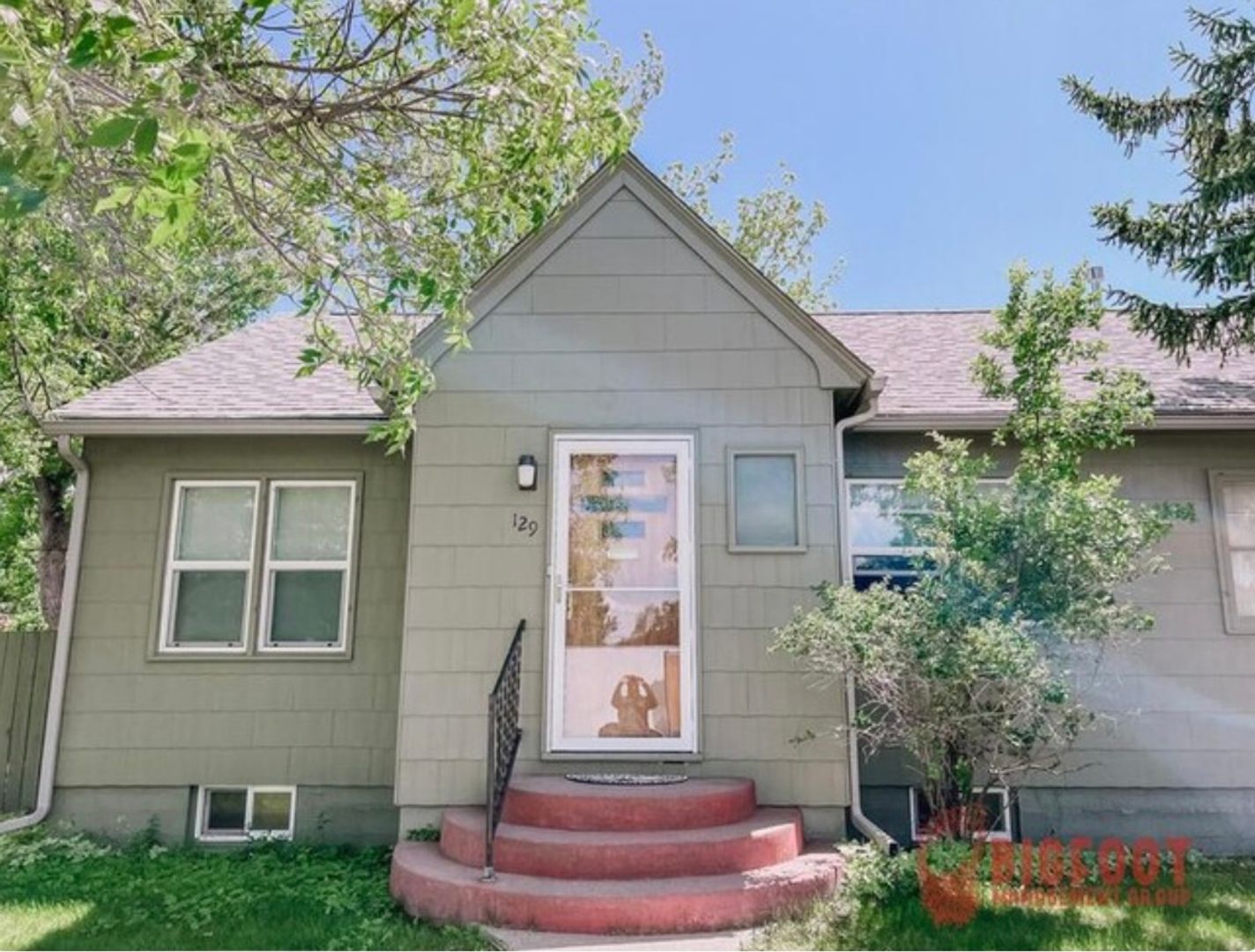 Helena Apartment: 829 N. Park Ave