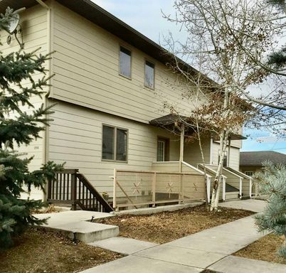 Pet Friendly 2 Bed 1 Bath Apartment with Garage, Central Location!