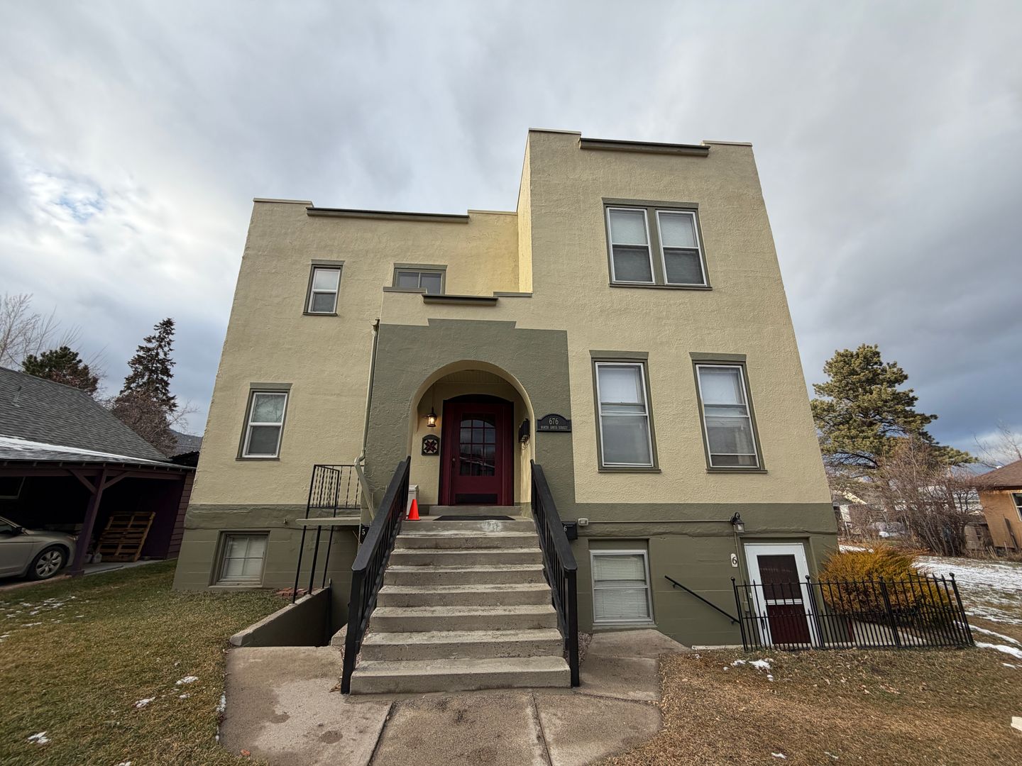 Helena Apartment: 676 N Davis St
