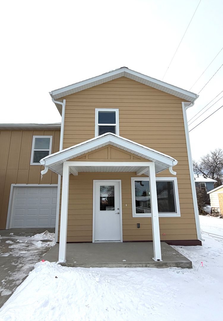 Helena Apartment: 1904 Harris
