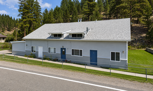 Pet Friendly 3 Bed 1 Bath Apartment in Clancy, MT!