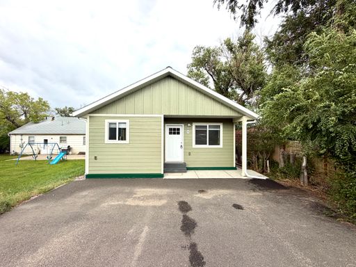 Pet Friendly single level 2 Bed 1 Bath