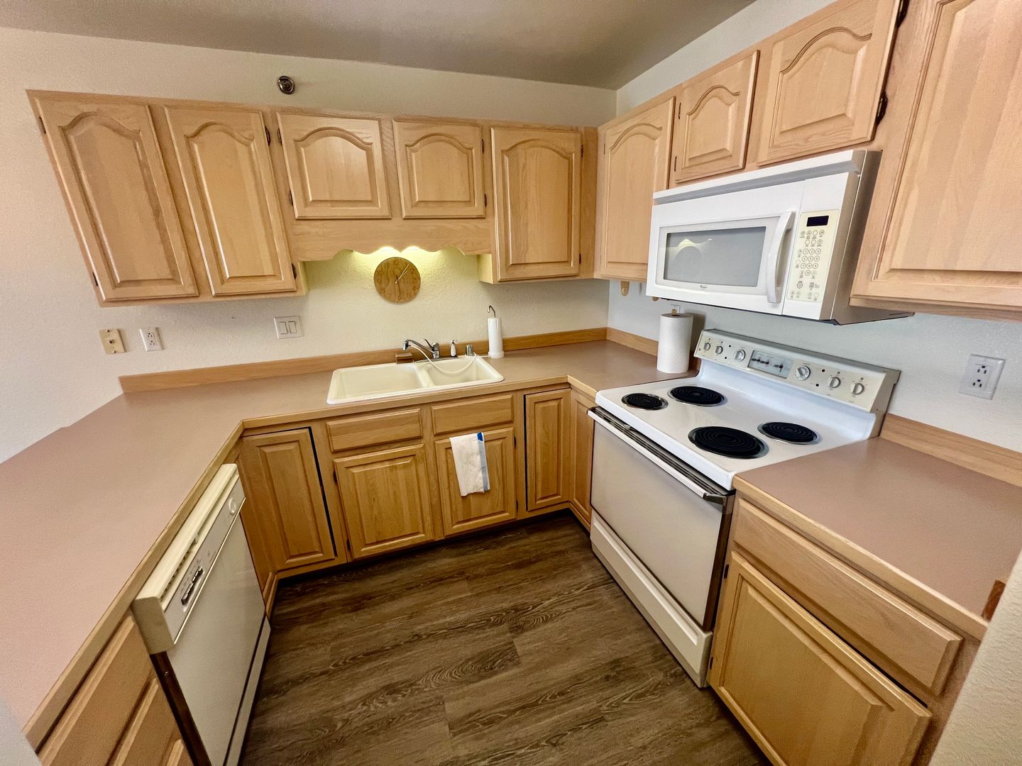 Helena Apartment: 1701 Prospect Ave. - Vista Square Apartments