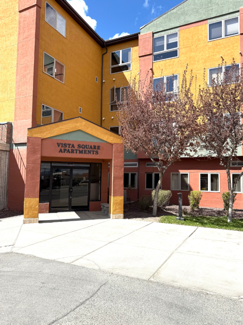 Helena Apartment: 1701 Prospect Ave. - Vista Square Apartments