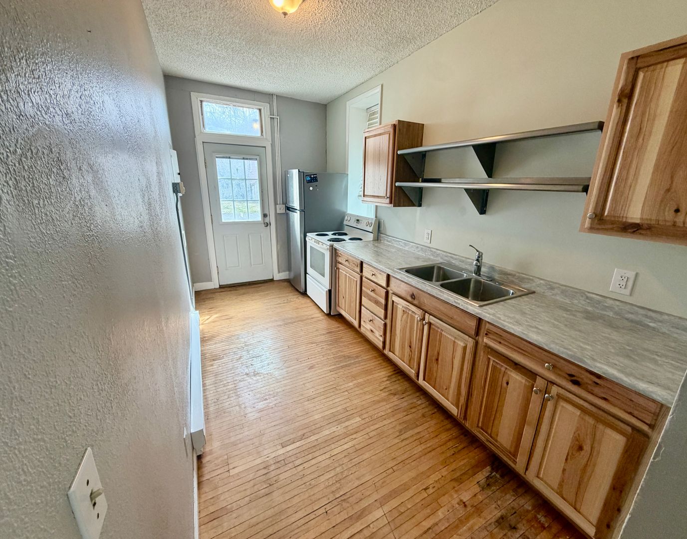 Helena Apartment: 517 E. Broadway St.