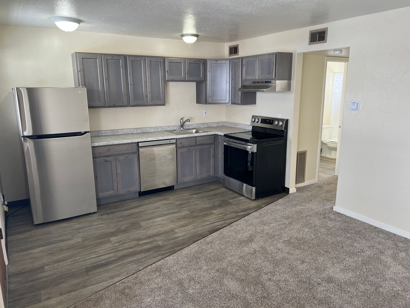 Helena Apartment: 11 South Dakota Street