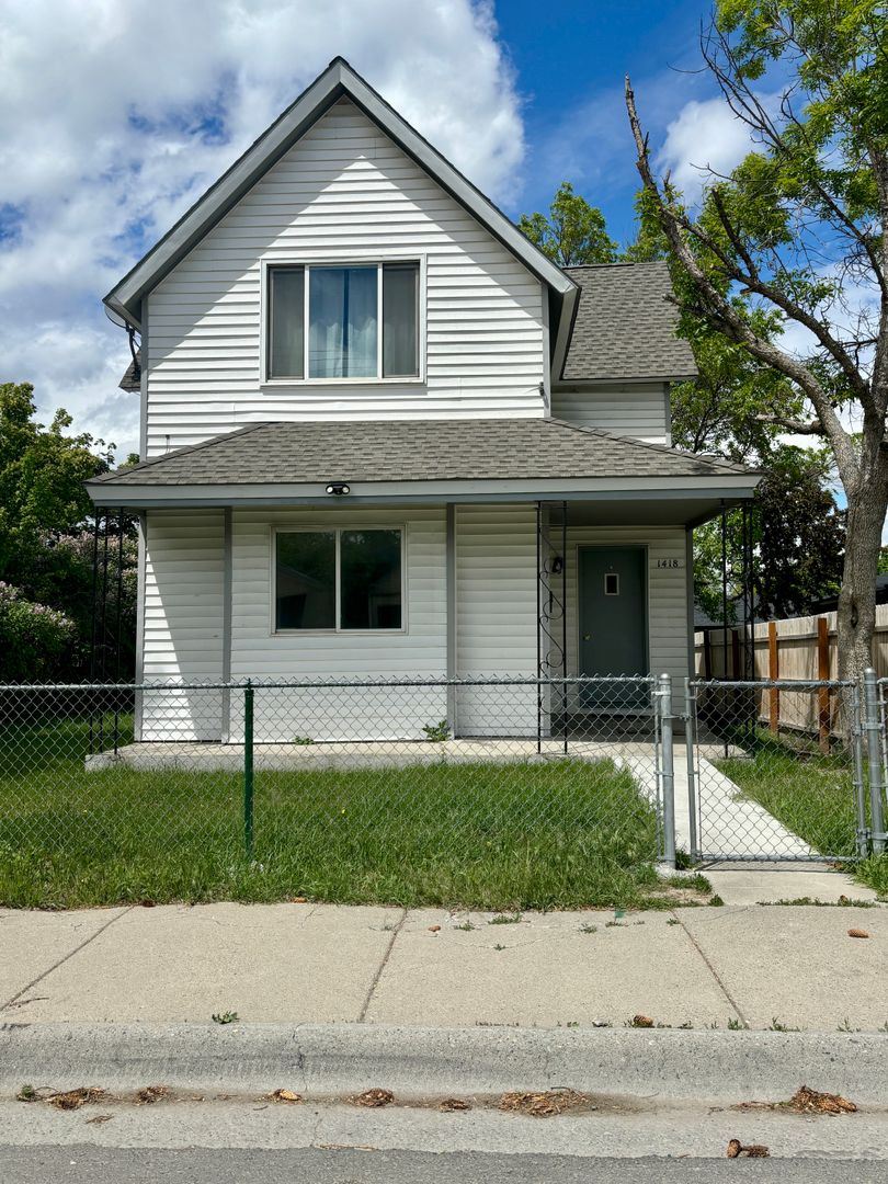 Helena Apartment: 1418 Phoenix Ave