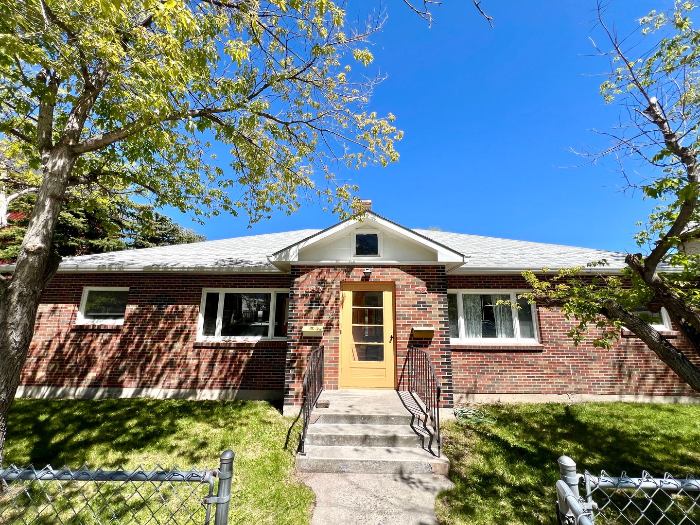 Helena Apartment: 542 E 6th Ave