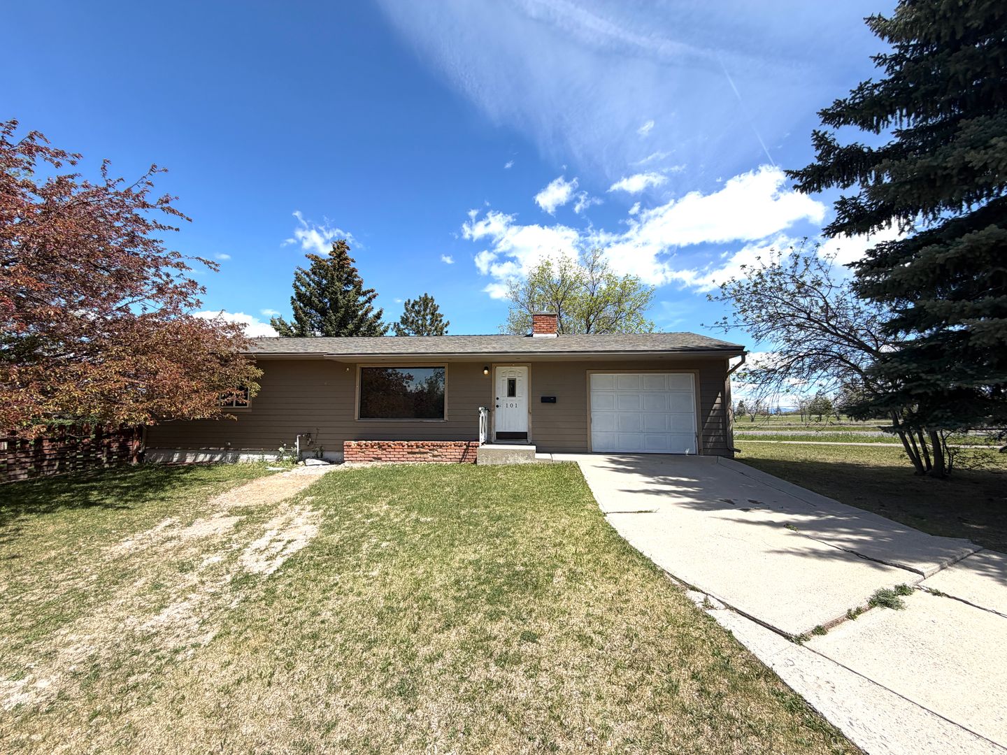 Helena House: 101 Elmwood Ln.