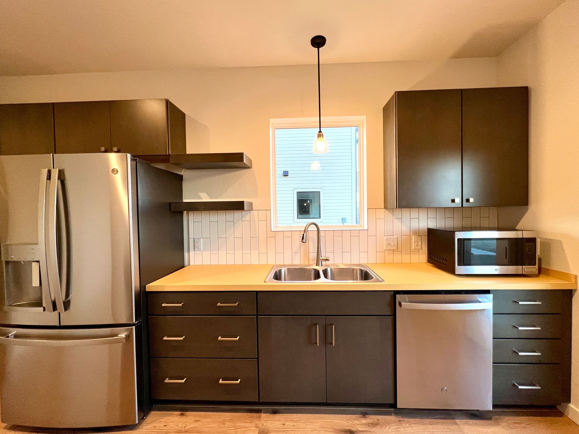 2314-18 Shorthorn Ave. Burnham Ranch Building 1 4 of 12