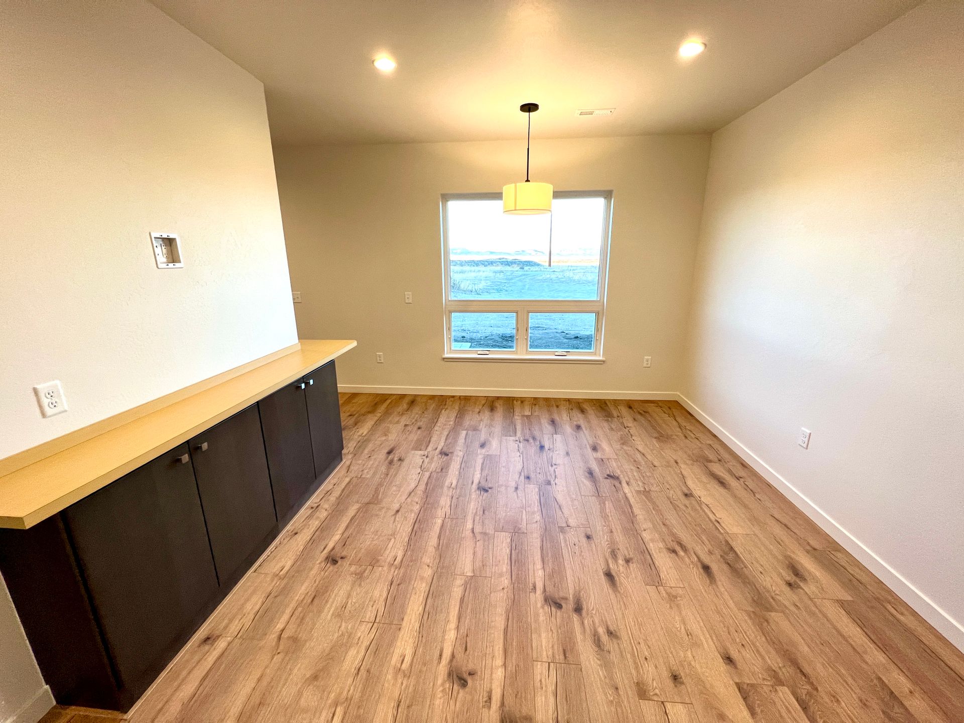 2314-18 Shorthorn Ave. Burnham Ranch Building 1 7 of 12