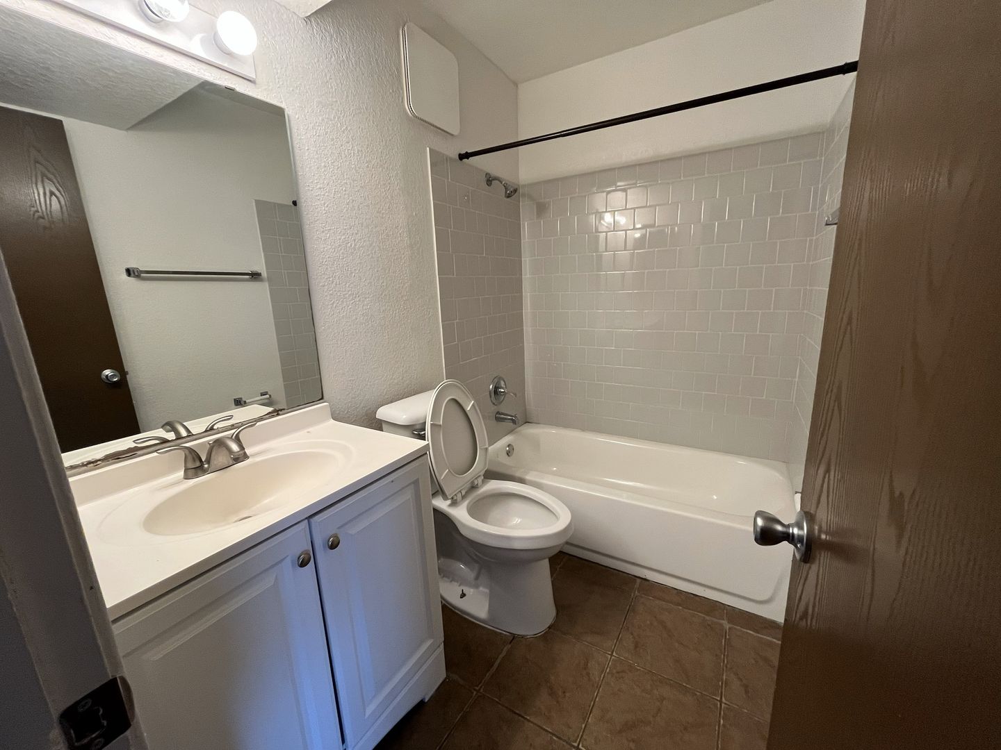 Las Cruces Apartment: 1140 Monte Vista