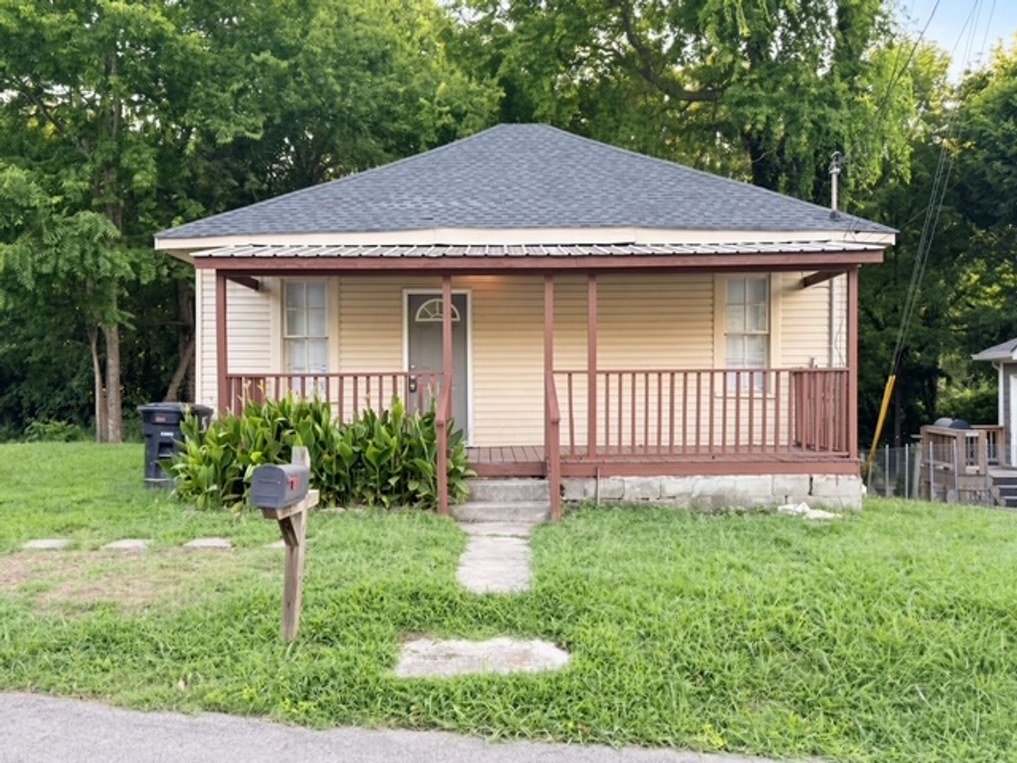 Columbia House: 1510 Whatley Street