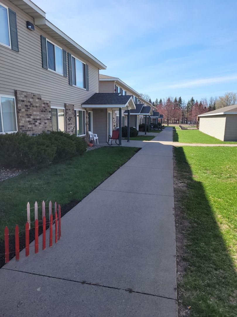 ST. CLOUD Apartment: 1110 -1150 7TH STREET SE