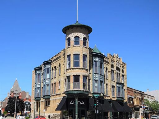 Fantastic 1-Bed Apt In Historic Webster Building In Downtown Oshkosh – photo 1