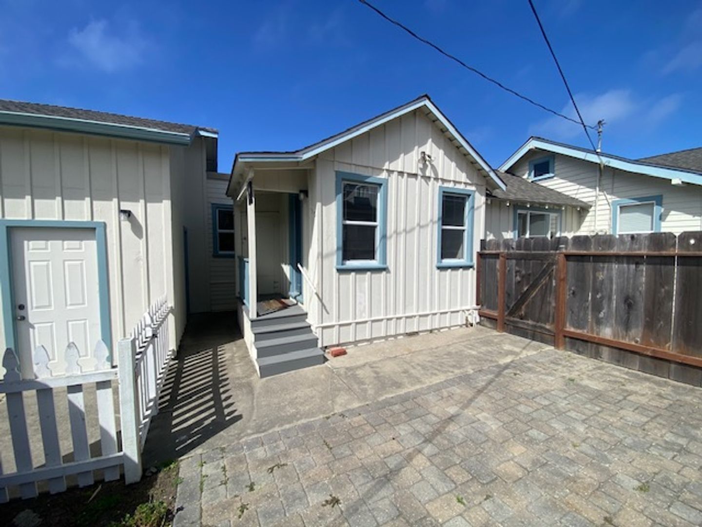 Pacific Grove Apartment: 512 Lobos Ave