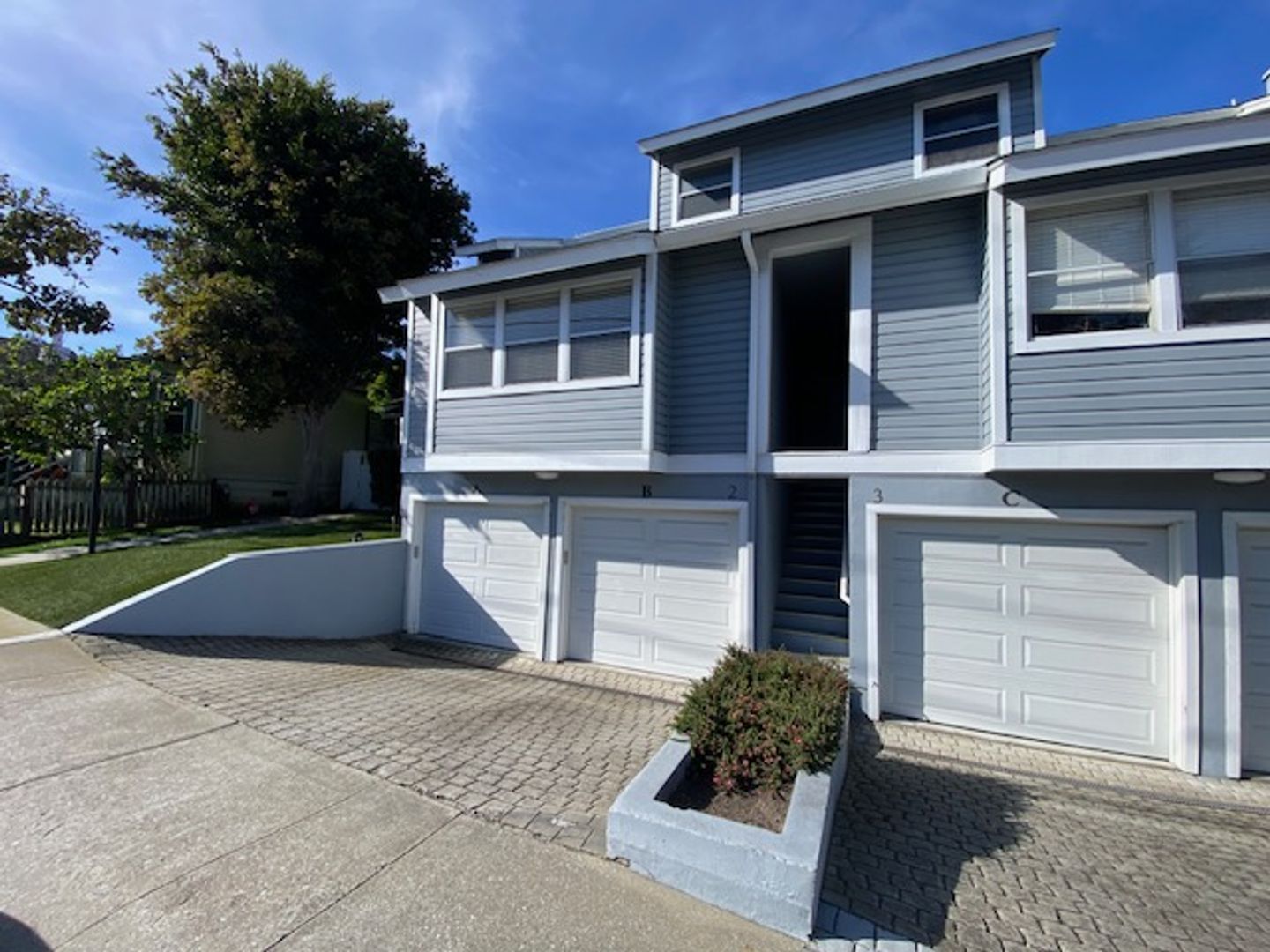 Pacific Grove Apartment: 541 Pine Ave