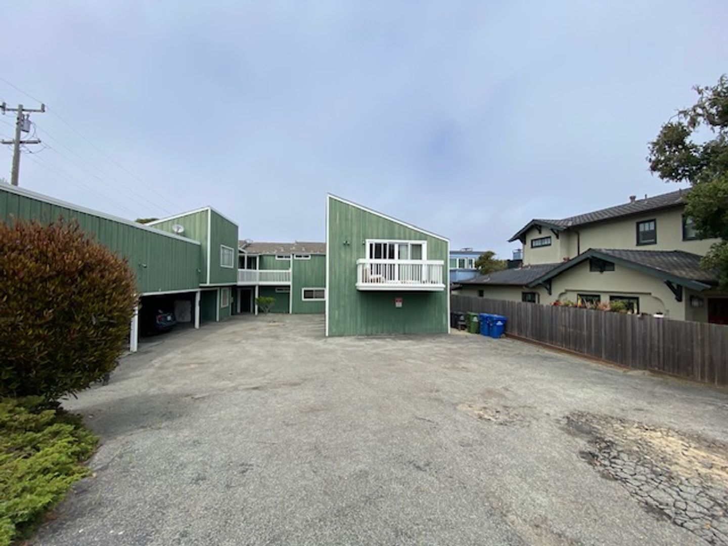 Pacific Grove Apartment: 229 1st St