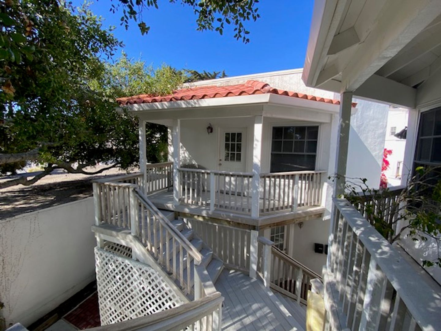 Pacific Grove Apartment: 790 Lighthouse Ave