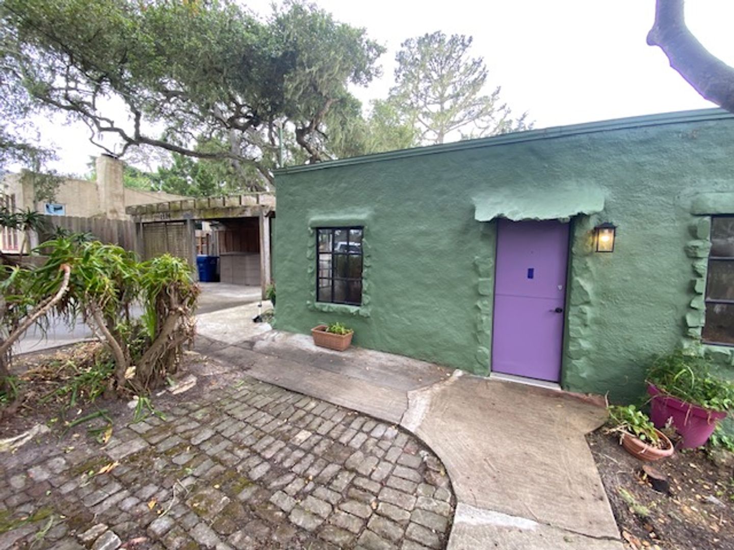 Pacific Grove House: 1114 Devisadero Street
