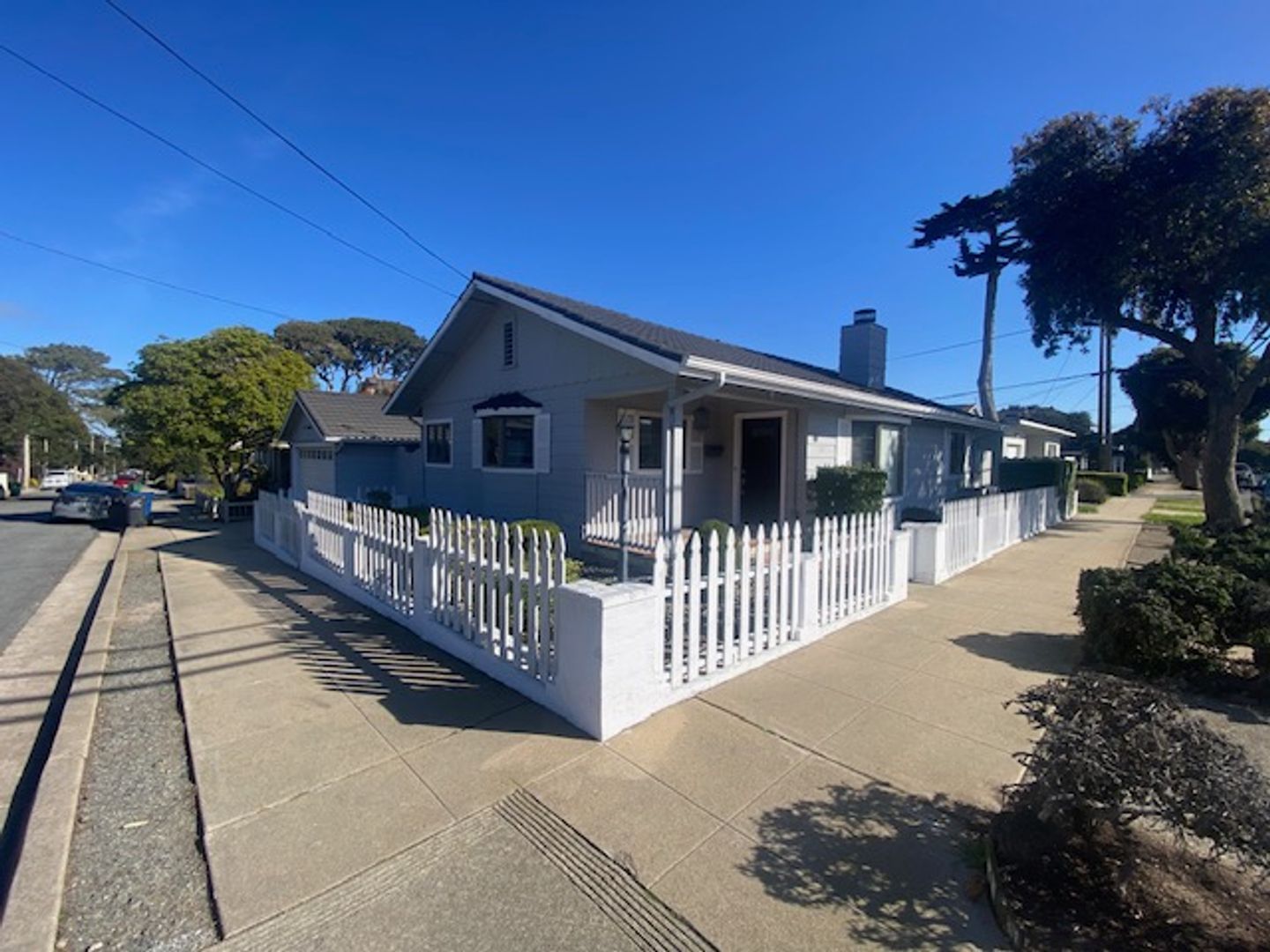 Pacific Grove House: 770 Pine Avenue