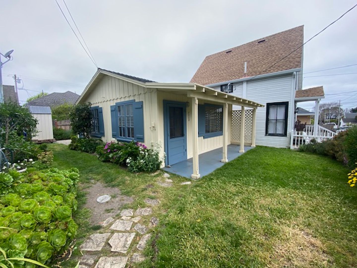 Pacific Grove House: 134 18th St