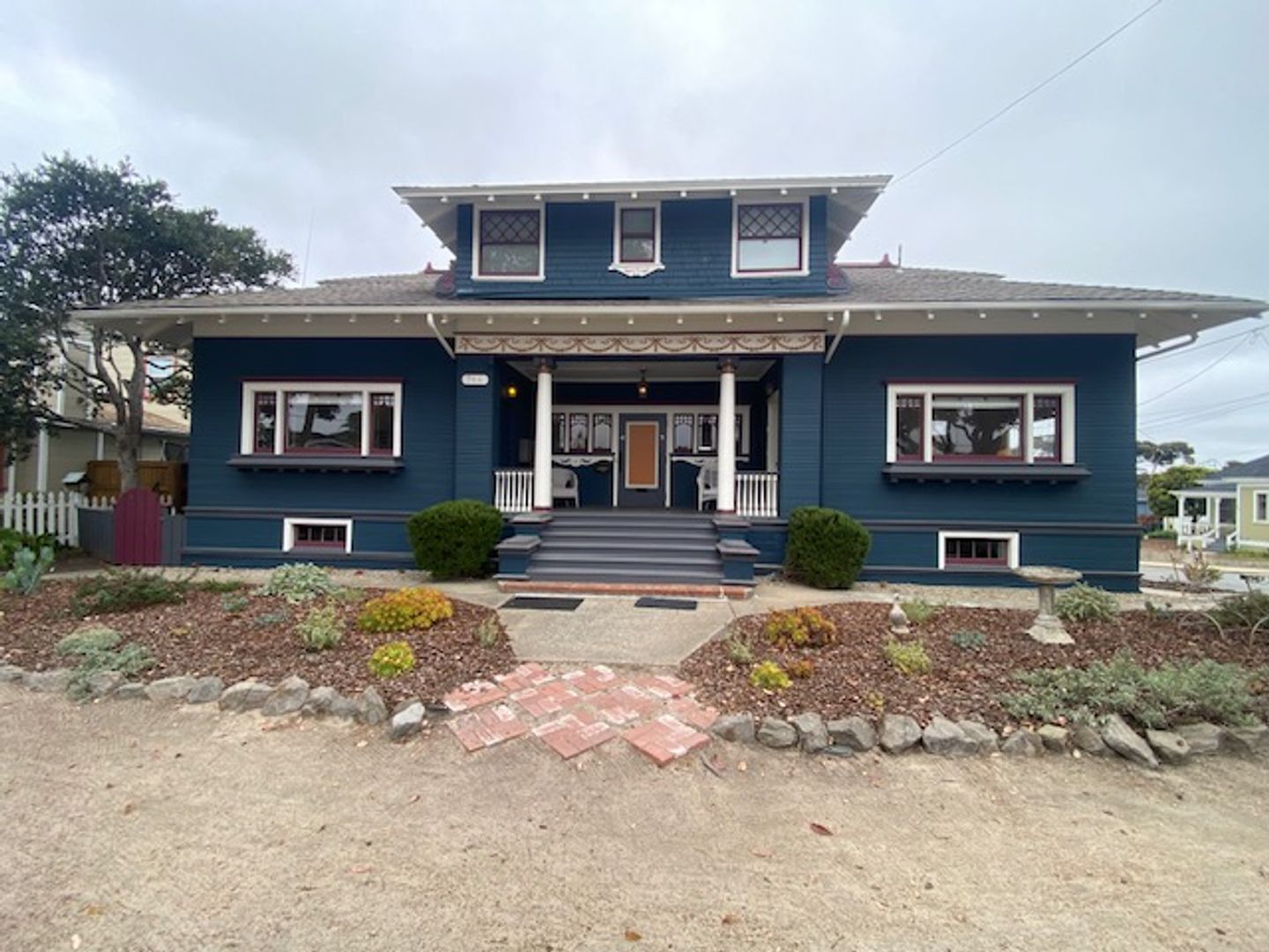 Pacific Grove Apartment: 744 Pine Ave