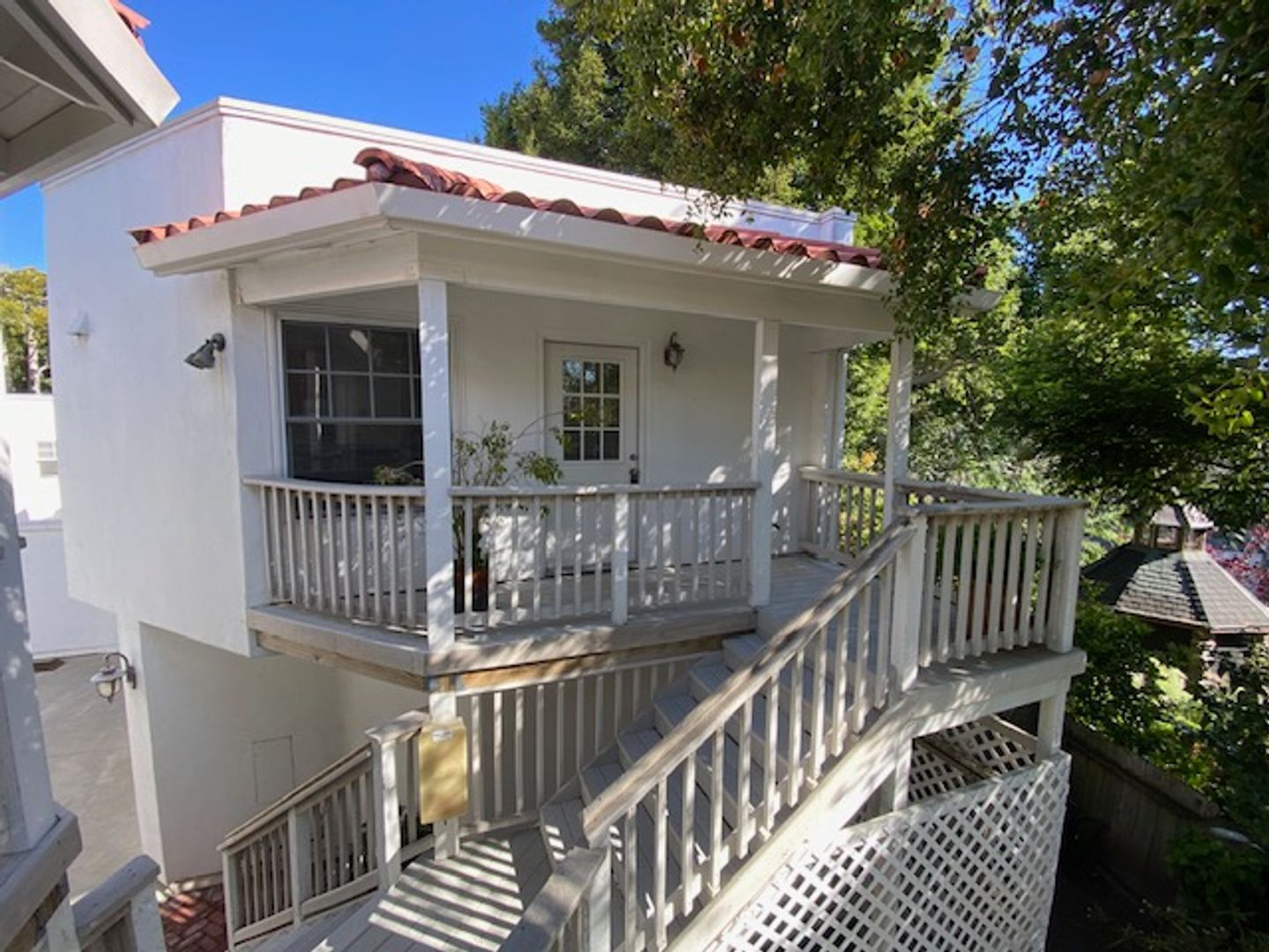 Pacific Grove Apartment: 794 Lighthouse Ave