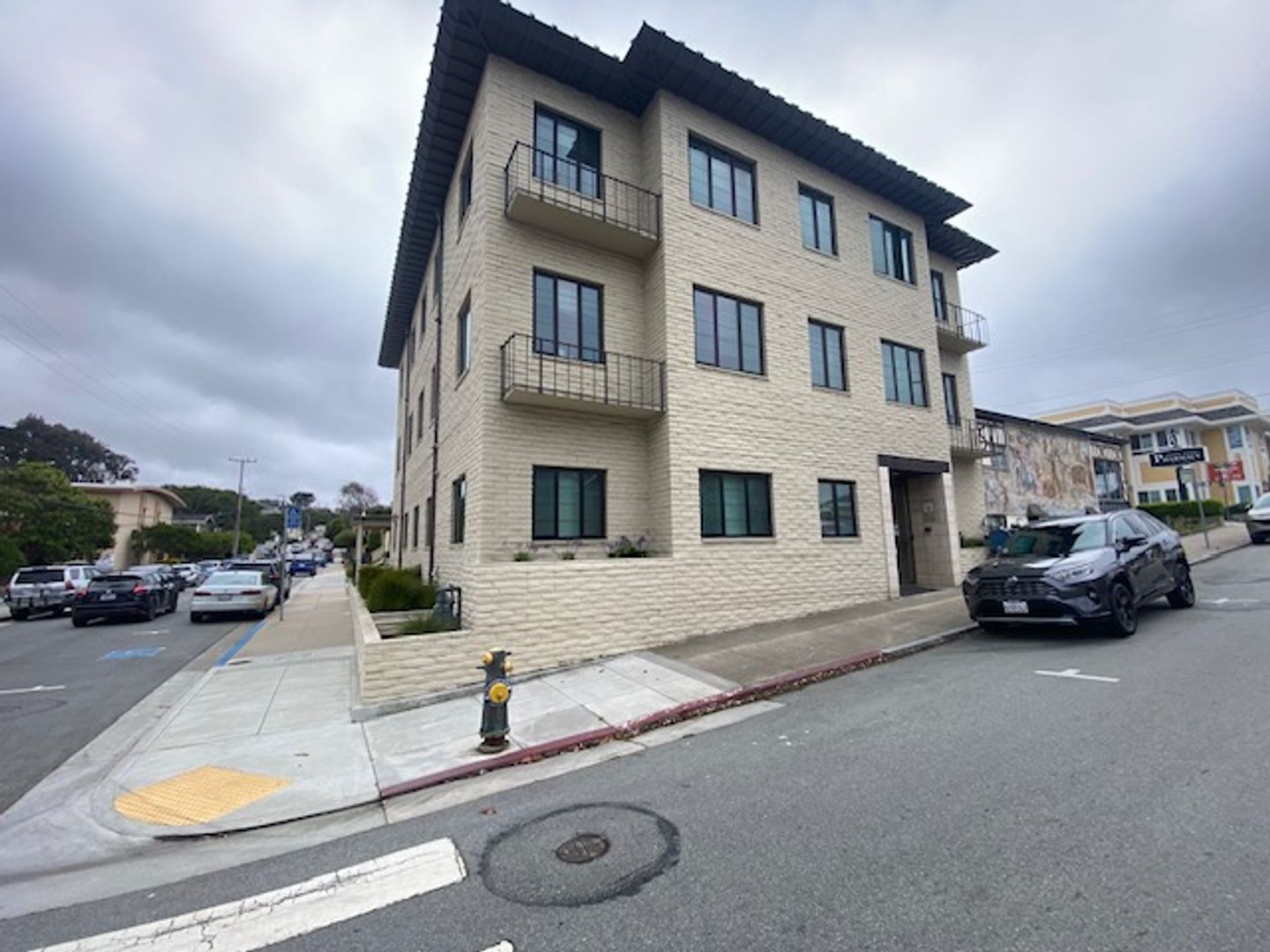 Pacific Grove Apartment: 505 Central Ave