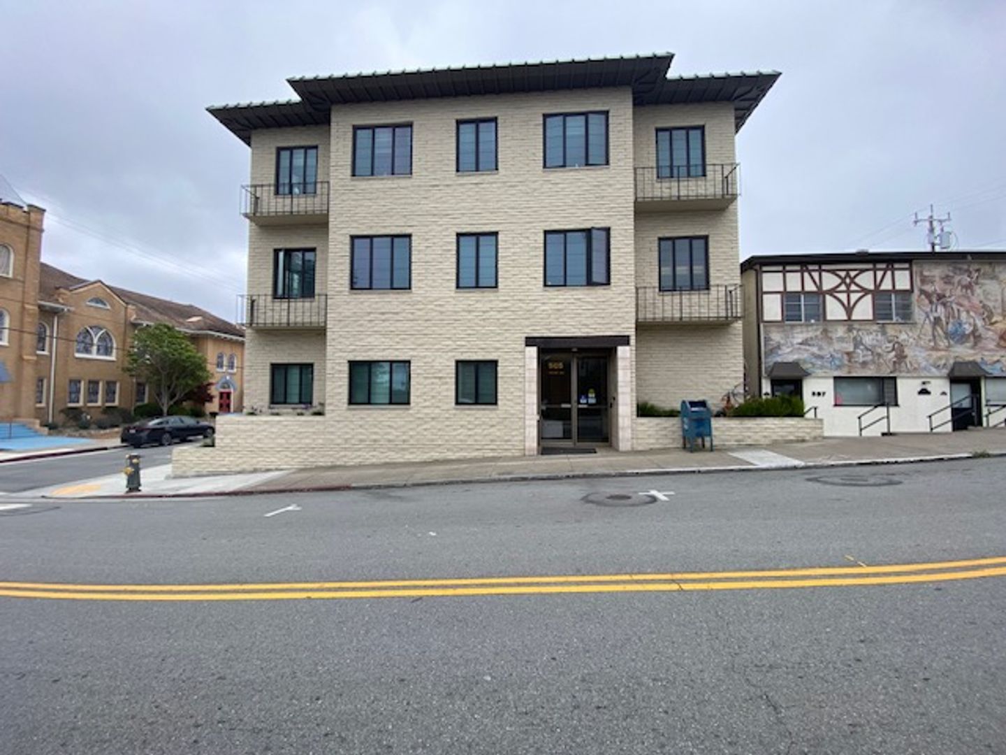 Pacific Grove Apartment: 505 Central Ave