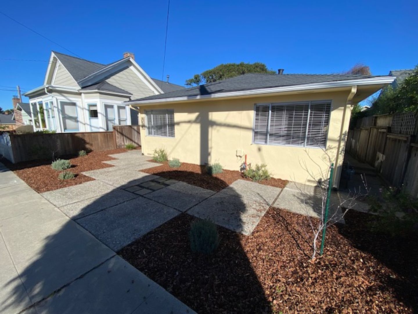 Pacific Grove Apartment: 284-286 Junipero Ave