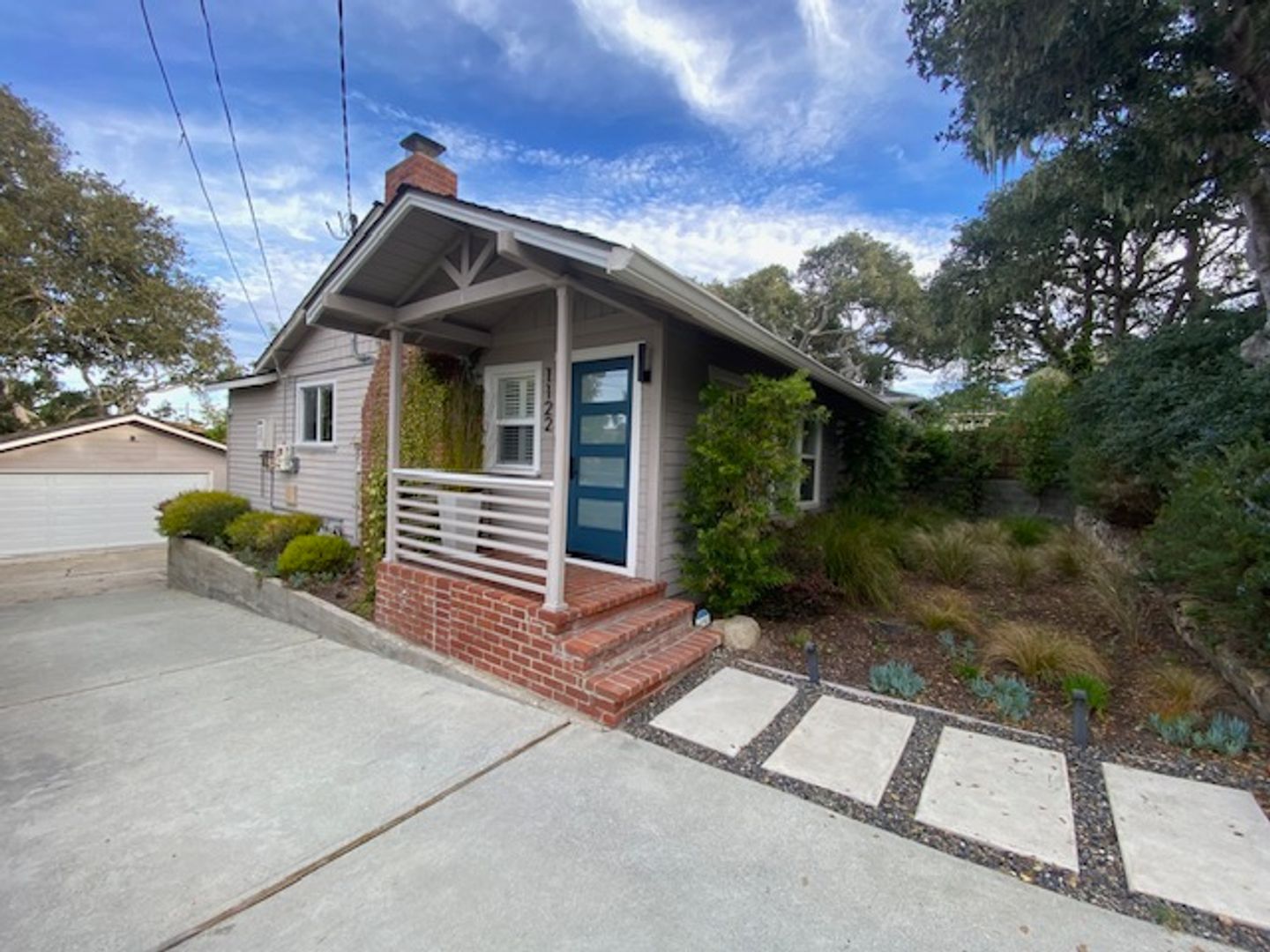 Pacific Grove House: 1122 Miles Avenue