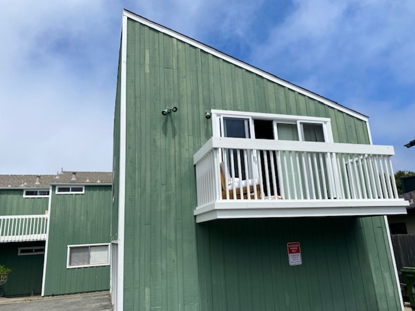 Pacific Grove Apartment: 229 1st St