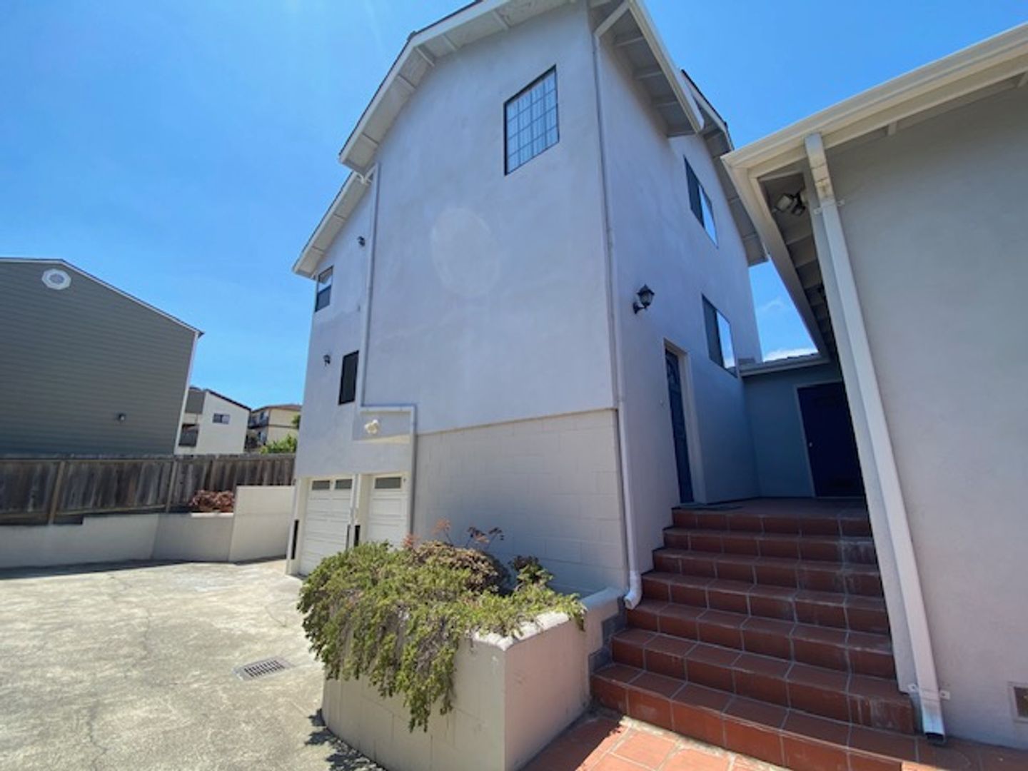 739 W. Franklin Street